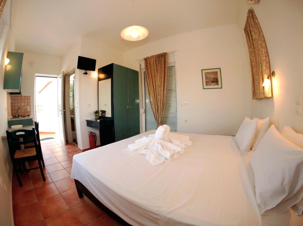 Tersanas Beach Lodges Exterior foto