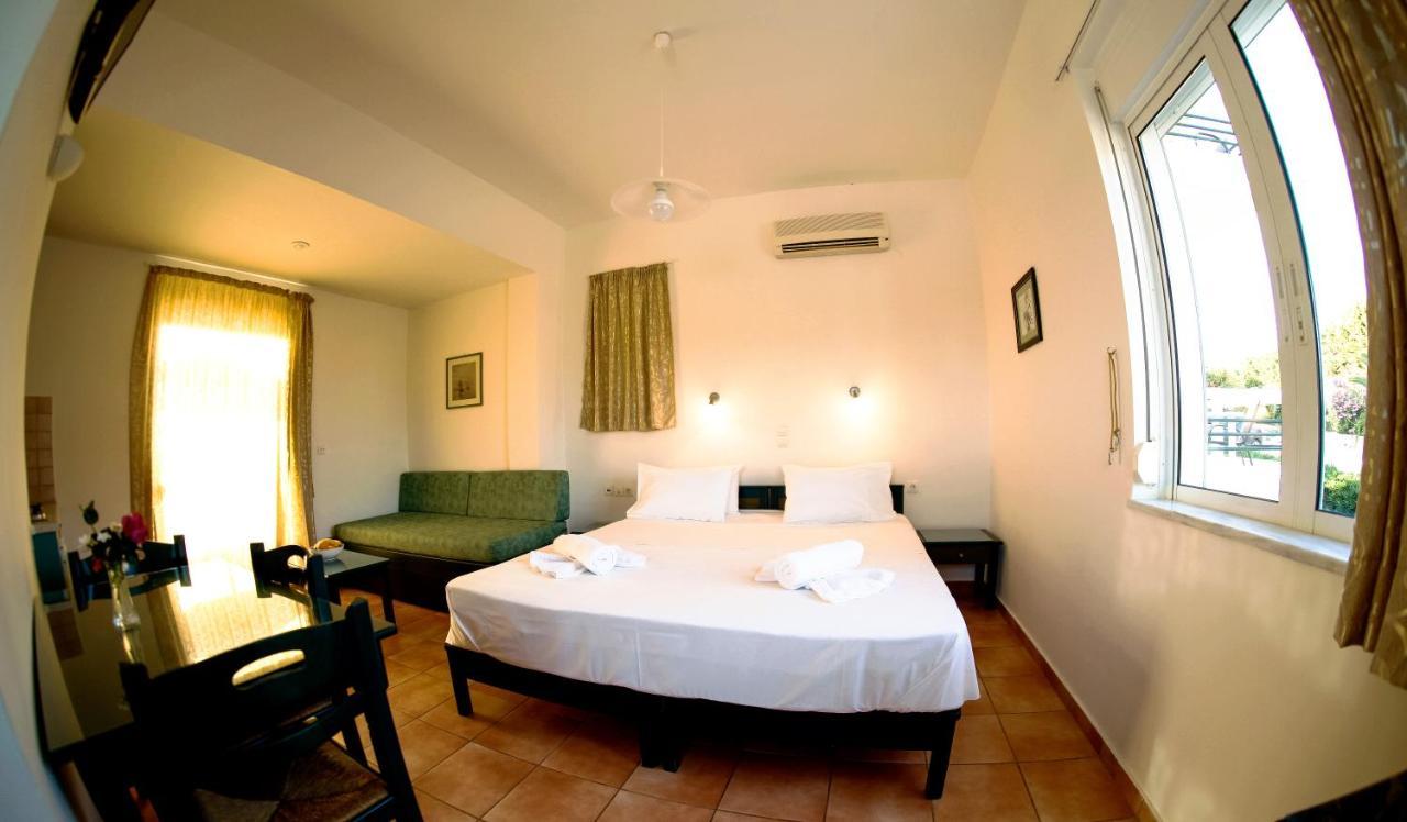 Tersanas Beach Lodges Exterior foto
