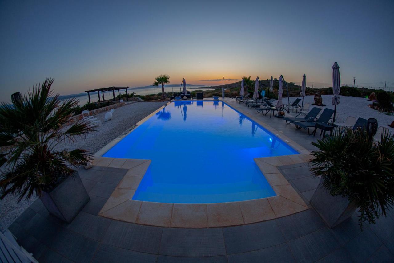 Tersanas Beach Lodges Exterior foto